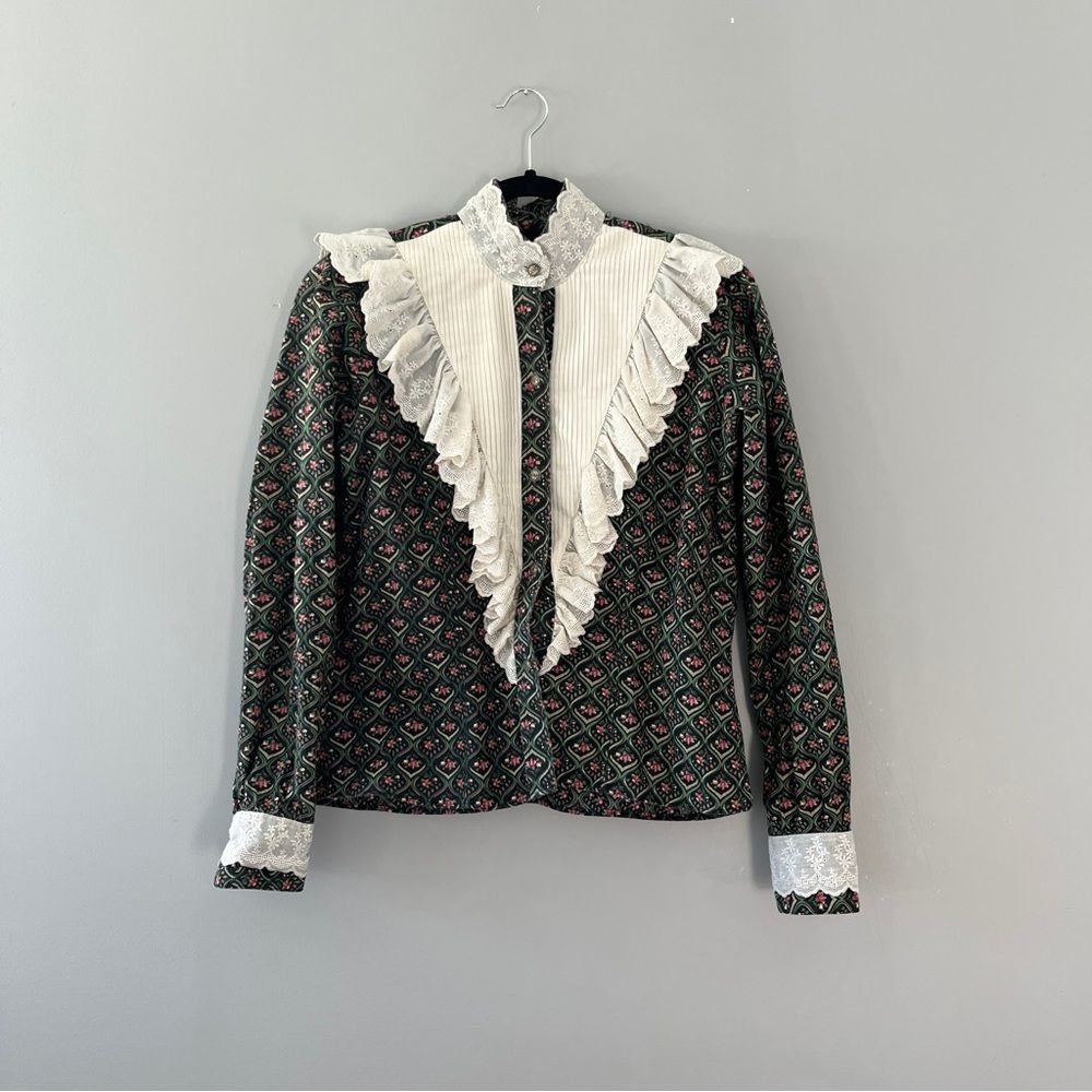Vintage Floral Western Longsleeve w/ White Ruffles